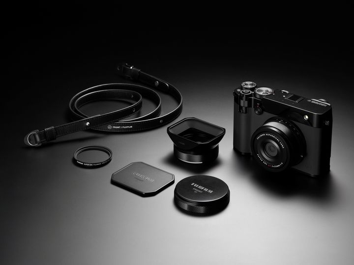 후지필름 코리아가 'GFX100RF 프라그먼트 에디션'을 한정 발매한다고 11일 밝혔다. (사진=후지필름 코리아 제공) *재판매 및 DB 금지
