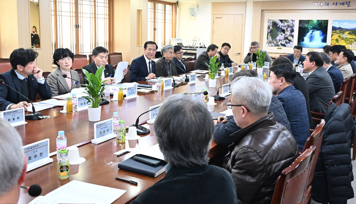 [거창=뉴시스] 거창군 승강기 산업 활성화 위한 산학연관 소통 간담회 개최 (사진=거창군 제공) 2026. 03. 11. photo@newsis.com *재판매 및 DB 금지