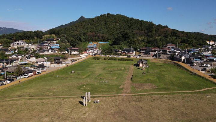 [남원=뉴시스] 주변에 시의 공중케이블 정비사업이 진행될 예정인 만복사지. *재판매 및 DB 금지