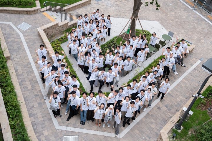 [서울=뉴시스] 크래프톤이 사회공헌 활동 영향 보고서인 '2025 CSR 임팩트 보고서'를 최초 발간했다. (사진=크래프톤 제공) *재판매 및 DB 금지