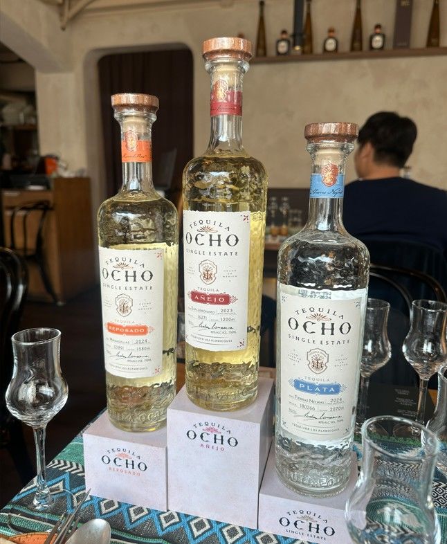 싱글 에스테이트 데킬라 오초(Ocho). 왼쪽부터 ▲2024 오초 레포사도(미란딜라스) ▲2023 오초 아네호(산 헤로니모) ▲2024 오초 플라타(티에라스 네그라스) *재판매 및 DB 금지