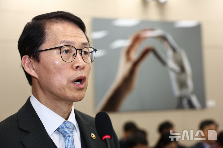 [서울=뉴시스] 김명년 기자 = 최원호 원자력위원장이 지난 11일 오전 서울 여의도 국회에서 열린 과학기술정보방송통신위원회 전체회의에서 발언하고 있다. 2026.03.11. kmn@newsis.com