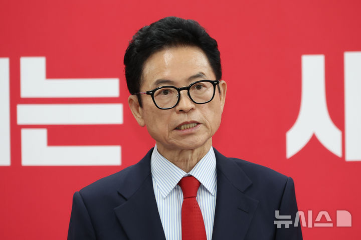 [안동=뉴시스] 이철우 경북지사 예비후보. (사진=뉴시스 DB) 2026.04.08 photo@newsis.com