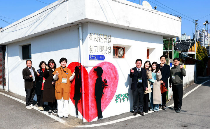 [곡성=뉴시스] 전남 곡성군 '옹기종기 마음정원 투어' 시범운영 종료. (사진=곡성군청 제공). photo@newsis.com *재판매 및 DB 금지