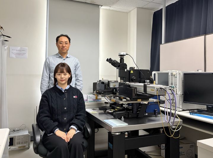  *재판매 및 DB 금지