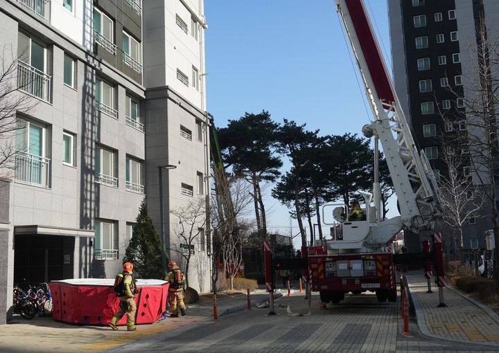  *재판매 및 DB 금지