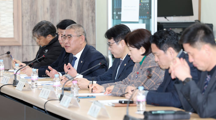 [홍성=뉴시스] 충남도의회, 공동주택 입주자대표회의 자치활성화 연구모임 발족식 모습. *재판매 및 DB 금지