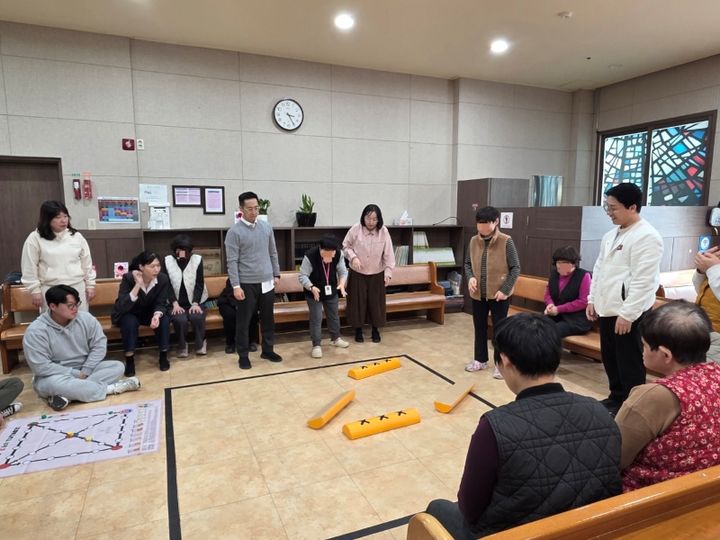 [서울=뉴시스] SK증권은 올해 승진자를 대상으로 환경·사회·지배구조(ESG) 교육과 사회공헌 활동을 연계한 ‘ESG DAY’ 프로그램을 운영했다고 12일 밝혔다. (사진=SK증권 제공) 2026.03.12. *재판매 및 DB 금지