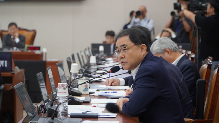 허성무 의원, 진해신항 해양기관 유치 법안 발의