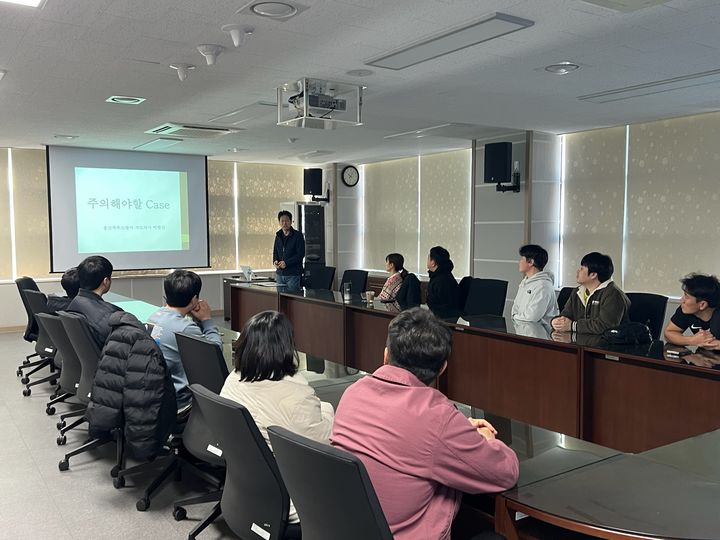 [울산소식]롯데정밀화학, 다문화 야구단 '스윙스' 후원금 등