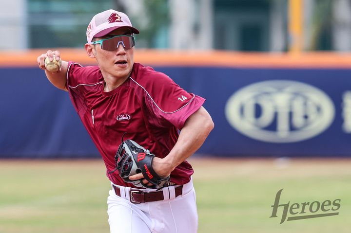 [서울=뉴시스] 프로야구 키움 히어로즈 서건창이 24일 대만 가오슝에서 진행한 2026시즌 스프링캠프에서 수비 훈련을 하고 있다. (사진=키움 히어로즈 제공) 2026.02.24. *재판매 및 DB 금지