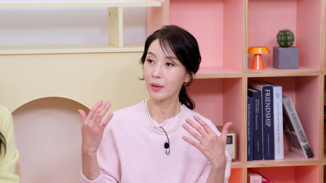 [서울=뉴시스] 12일 방송된 KBS 2TV 예능 프로그램 '옥탑방의 문제아들'에는 배우 김희정이 게스트로 출연했다. (사진=KBS 제공) 2026.03.12 photo@newsis.com *재판매 및 DB 금지