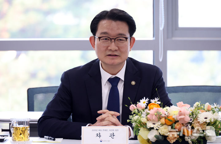 [세종=뉴시스] 강종민 기자 = 김종구 농림축산식품부 차관이 회의를 주재하고 있다. 2026.03.12. ppkjm@newsis.com