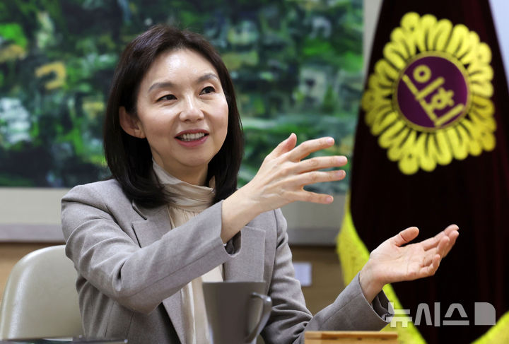 [서울=뉴시스] 홍효식 기자 = 최호정 서울시의회 의장이 지난 12일 서울 중구 서울시의회 의장실에서 뉴시스와 인터뷰를 하고 있다. 2026.03.18. yesphoto@newsis.com