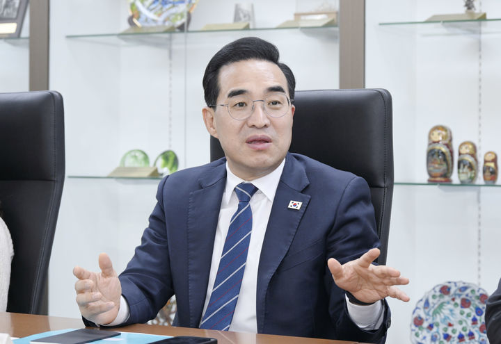 [서울=뉴시스] 김진아 기자 = 박홍근 기획예산처 장관 후보자가 12일 오후 서울 중구 예금보험공사에서 열린 '재정운용 분야 정책간담회'에서 발언을 하고 있다. (사진=기획예산처 제공) 2026.03.12. photo@newsis.com *재판매 및 DB 금지