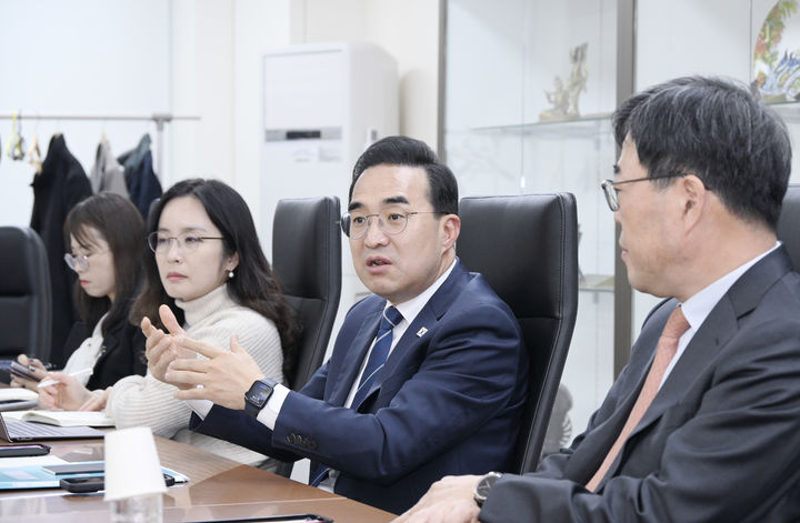 [서울=뉴시스] 김진아 기자 = 박홍근 기획예산처 장관 후보자가 12일 오후 서울 중구 예금보험공사에서 열린 '재정운용 분야 정책간담회'에서 발언을 하고 있다. (사진=기획예산처 제공) 2026.03.12. photo@newsis.com *재판매 및 DB 금지