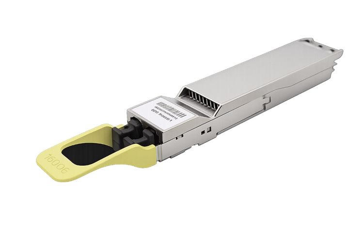 1.6Tbps OSFP(Octal Small Form-factor Pluggable) 광트랜시버. (사진=오이솔루션) *재판매 및 DB 금지