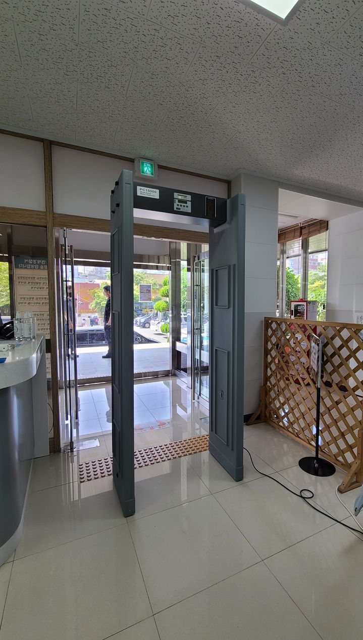 서울경찰청은 BTS 광화문 공연 당일 관람객 출입구에 문형 금속탐지기를 설치하고 경찰특공대 가용 경력을 최대한 동원한다고 13일 밝혔다.(사진=서울경찰청) *재판매 및 DB 금지