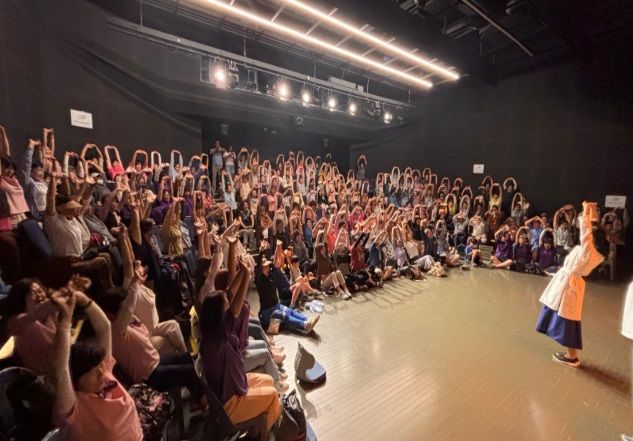 [통영=뉴시스] 신정철 기자= 경남 통영시는 문화체육관광부와 (재)예술경영지원센터가 공동 추진하는 ‘2026년 공연예술 지역유통 지원사업’ 공모에 통영시민문화회관이 선정돼 국고 보조금 1억 3230만원을 확보했다고 13일 밝혔다. 사진은 통영시민문화회관에서 올 하반기에 선보일 연극 동의보감 힐링극 ‘찔레꽃’(큰들문화예술센터) 공연 모습.(사진=통영시 제공).2026.03.13. photo@newsis.com *재판매 및 DB 금지