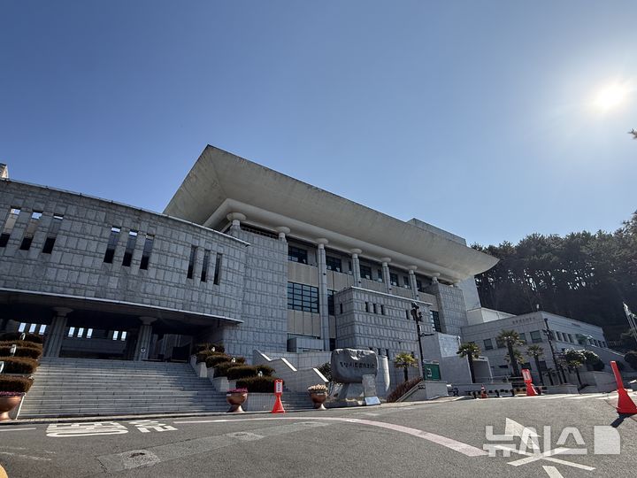 [통영=뉴시스] 신정철 기자= 경남 통영시는 문화체육관광부와 (재)예술경영지원센터가 공동 추진하는 ‘2026년 공연예술 지역유통 지원사업’ 공모에 통영시민문화회관이 선정돼 국고 보조금 1억 3230만원을 확보했다고 13일 밝혔다. 사진은 통영시민문화회관 전경.(사진=뉴시스DB).2026.03.13. sin@newsis.com