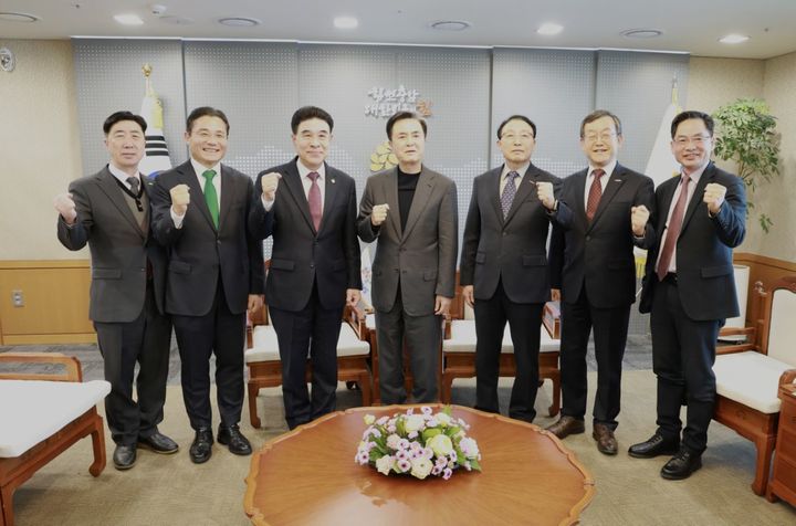 [계룡=뉴시스]충남 계룡시는 12일 충남도, 육군협회와 함께 2026년 대한민국 국제방위산업전시회(KADEX) 개최 준비 상황을 점검하고 상호 협력 방안을 논의했다. 2026. 03. 13 photo@newsis.com *재판매 및 DB 금지