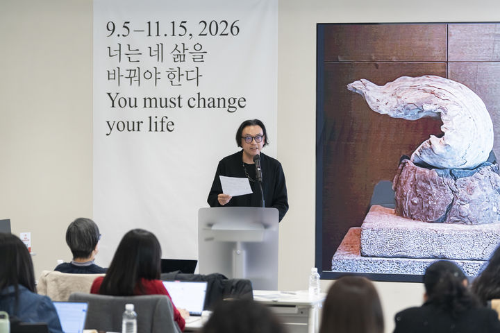 13일 광주비엔날레 Ho Tzu Nyen 예술감독이 서울에서 기자간담회를 열고 행사를 설명하고 있다. *재판매 및 DB 금지