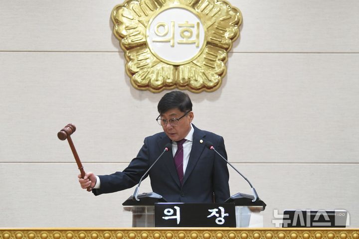 [양주=뉴시스] 윤창철 의장이 제386회 임시회 제2차 본회의를 주재하고 있다. (사진=양주시의회 제공) 2026.03.13 photo@newsis.com