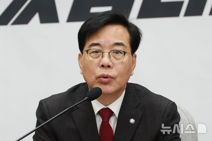 [서울=뉴시스] 고승민 기자 = 송언석 국민의힘 원내대표가 13일 서울 여의도 국회에서 열린 원내대책회의에서 발언하고 있다. 2026.03.13. kkssmm99@newsis.com