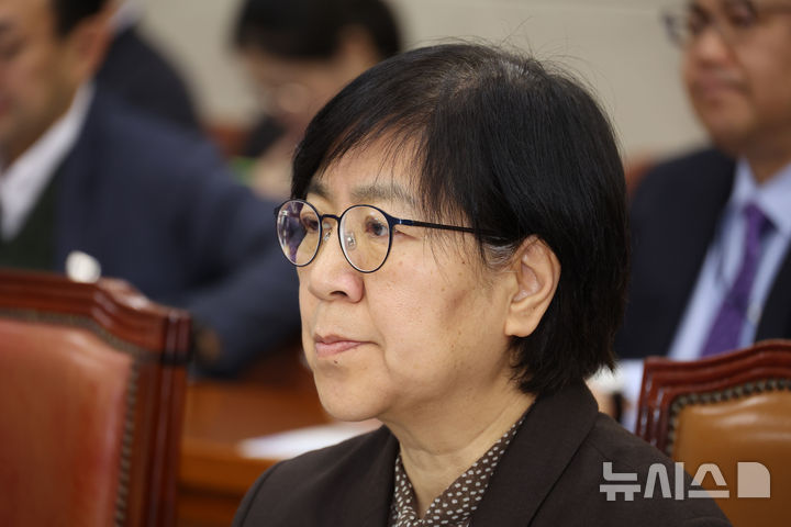 [서울=뉴시스] 김금보 기자 = 정은경 보건복지부 장관이 13일 오전 서울 여의도 국회에서 열린 국회 보건복지위원회 전체회의에 출석해 있다. 2026.03.13. kgb@newsis.com