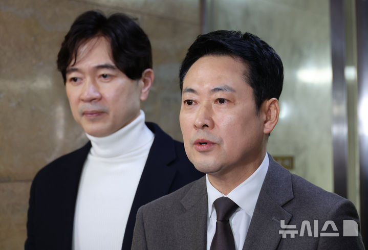 [서울=뉴시스] 김금보 기자 = 장동혁 국민의힘 대표가 13일 오전 서울 여의도 국회에서 취재진 질문에 답변을 하고 있다. 2026.03.13. kgb@newsis.com