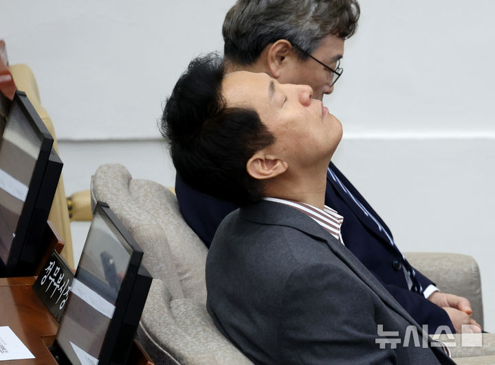 [서울=뉴시스] 김진아 기자 = 오세훈 서울시장이 13일 서울 중구 서울시의회에서 열린 제334회 서울시의회 임시회 제3차 본회의에 참석해 있다. 2026.03.13. bluesoda@newsis.com