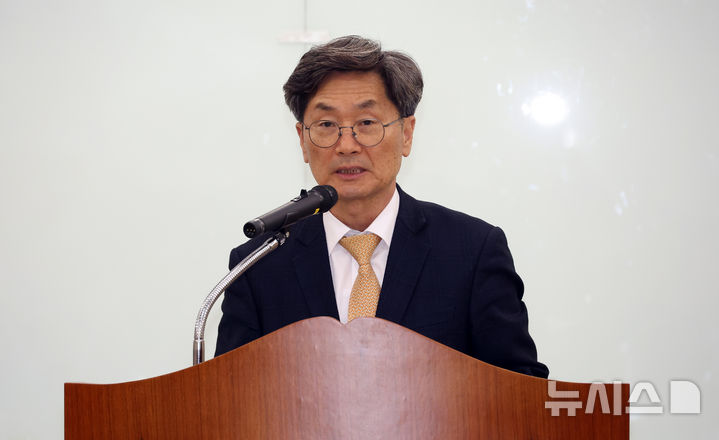 [세종=뉴시스] 강종민 기자 = 정일연 국민권익위원장이 13일 세종시 정부세종청사에서 열린 특이민원 시민상담관 위촉식에서 인사말을 하고 있다. 2026.03.13. ppkjm@newsis.com
