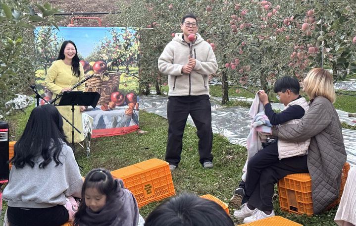 [충주=뉴시스] 과수원에서 열린 소소한 호강. (사진=뉴시스 DB). photo@newsis.com *재판매 및 DB 금지