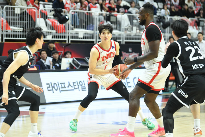 [서울=뉴시스] 프로농구 서울 SK의 안영준. (사진=KBL 제공) *재판매 및 DB 금지