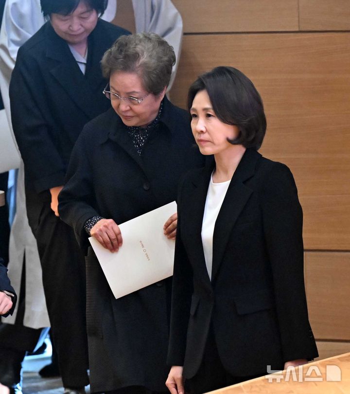 [서울=뉴시스] 고범준 기자 = 김혜경 여사가 14일 서울 원불교 소태산기념관에서 열린 故 이해찬 前 총리 49재에 참석하고 있다. 2026.03.14. bjko@newsis.com