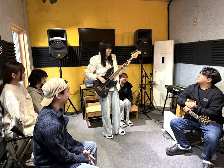 [횡성=뉴시스] 학교 밖 청소년 지원센터 음악밴드반. (사진=횡성군 제공) 2026.03.16. photo@newsis.com *재판매 및 DB 금지