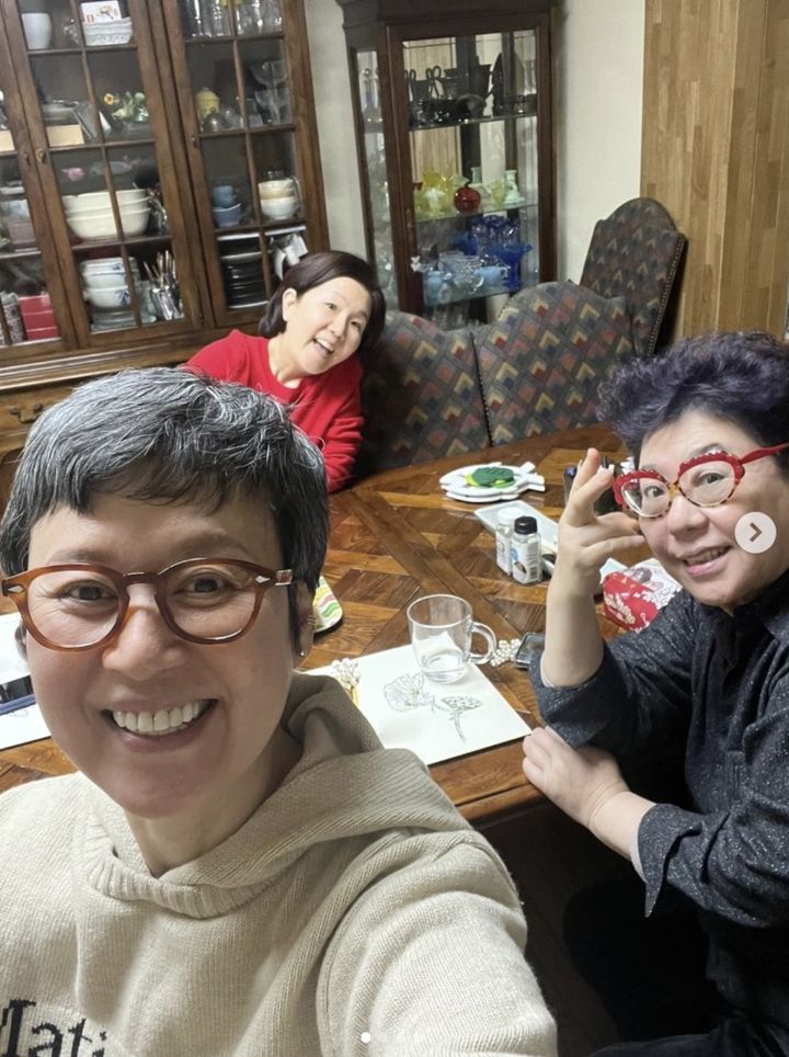 [서울=뉴시스](왼쪽부터)박미선, 이성미, 양희은(사진=SNS 캡처) 2026.03.16. photo@newsis.com *재판매 및 DB 금지