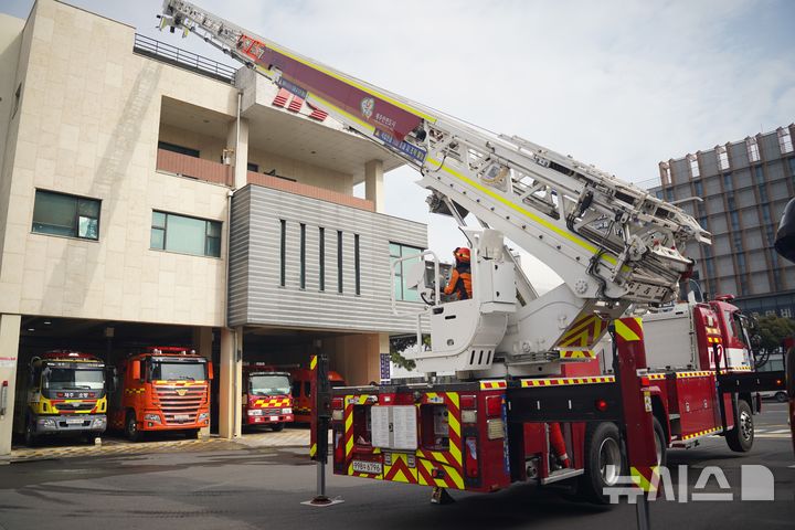 [제주=뉴시스] 제주소방안전본부 사다리차. (사진=제주소방안전본부 제공) 2026.03.16. photo@newsis.com