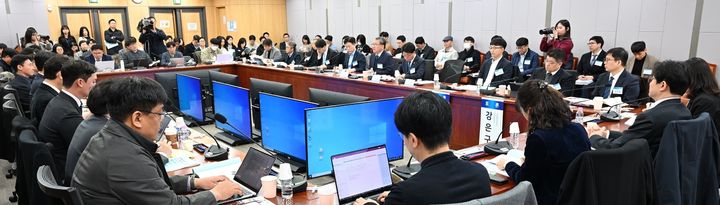 [대전=뉴시스] 16일 국회서 열린 'CCUS를 통한 국가기간산업 패러다임 전환과 성장을 위한 정책토론회' 모습.(사진=한국지질자원연구원 제공) *재판매 및 DB 금지