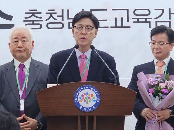 [홍성=뉴시스] 이명수 충남교육감 예비후보가 16일 충남도청에서 출마 기자회견을 갖고 있다. (사진=캠프 제공) 2026.03.16 photo@newsis.com *재판매 및 DB 금지