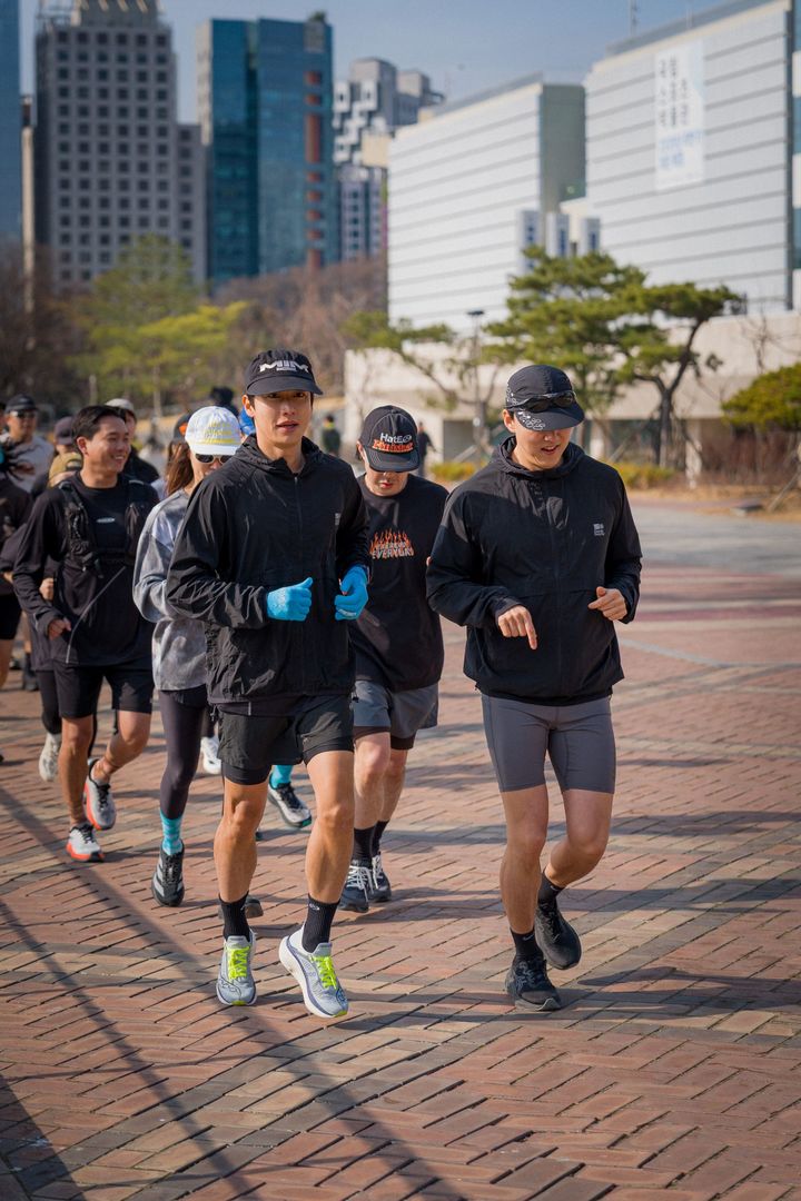 에슬레틱 브랜드 '엠아이엠(MIM)'이 최근 팝업, 러닝 세션 등 이벤트를 잇다라 개최하며 브랜드 알리기에 나섰다고 16일 밝혔다.(사진=MIM제공) *재판매 및 DB 금지 *재판매 및 DB 금지