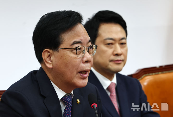 [서울=뉴시스] 김명년 기자 = 송언석 국민의힘 원내대표가 16일 오전 서울 여의도 국회에서 열린 최고위원회의에서 발언하고 있다. 2026.03.16. kmn@newsis.com