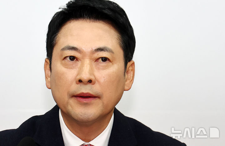 [서울=뉴시스] 김명년 기자 = 장동혁 국민의힘 대표가 16일 오전 서울 여의도 국회에서 열린 최고위원회의에서 발언하고 있다. 2026.03.16. kmn@newsis.com