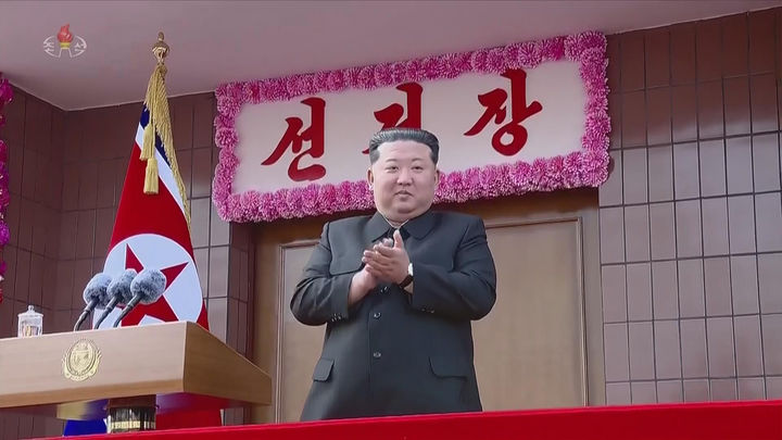 [서울=뉴시스] 북한 조선중앙TV는 김정은 국무위원장이 지난 15일 최고인민회의 대의원선거(남한 총선 격)가 실시된 평안남도 천성청년탄광을 찾아 투표했다고 16일 보도했다. (사진=조선중앙TV 캡처) 2026.03.16. photo@newsis.com *재판매 및 DB 금지