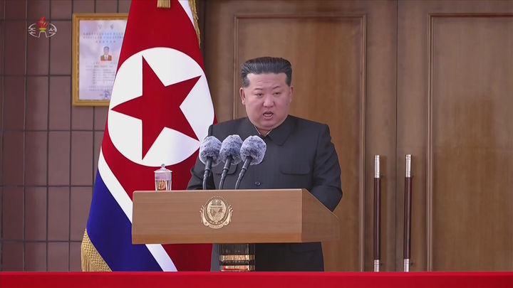 [서울=뉴시스] 북한 조선중앙TV는 김정은 국무위원장이 지난 15일 최고인민회의 대의원선거(남한 총선 격)가 실시된 평안남도 천성청년탄광을 찾아 투표했다고 16일 보도했다. (사진=조선중앙TV 캡처) 2026.03.16. photo@newsis.com *재판매 및 DB 금지