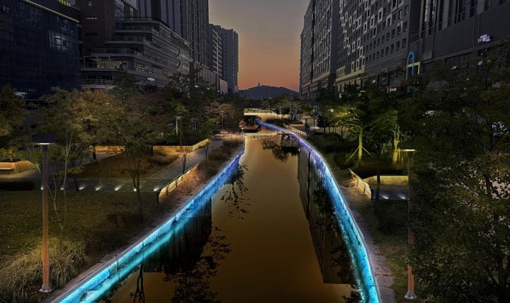 청라 커낼웨이 경관조명 개선사업. (사진=인천경제청 제공) *재판매 및 DB 금지