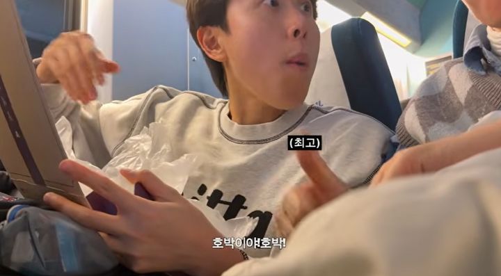 [뉴시스] 60년이 넘는 역사를 자랑하는 광주 유명 떡집 브랜드 '창억떡'이 온라인상에서 연일 입소문을 타며 화제의 중심에 섰다. (사진 = 하말넘많 유튜브 캡처) *재판매 및 DB 금지