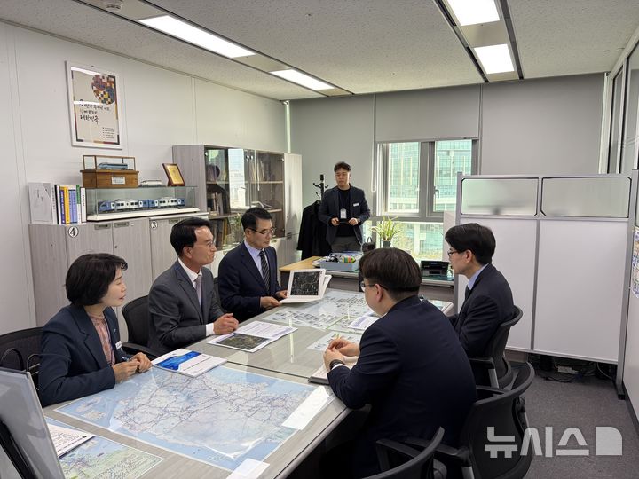 "우주항공선 철도 구축" 사천시·남해군, 정부 지원 요청