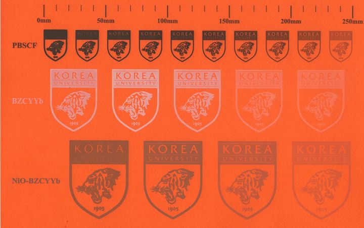 [서울=뉴시스] '프로톤 세라믹 전기화학 셀(PCEC)'의 구성 소재 및 잉크 농도 조건별 잉크젯 프린팅 샘플. (사진=고려대 제공) 2026.03.17. photo@newsis.com *재판매 및 DB 금지