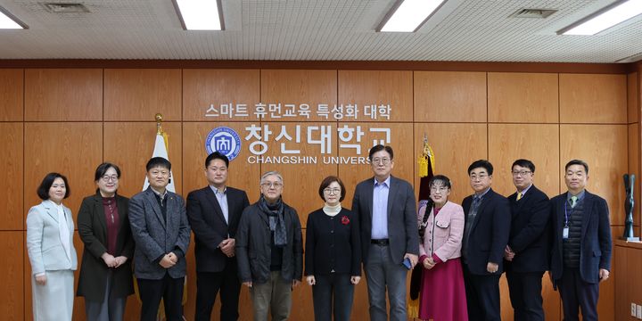 [창원=뉴시스] 오뚜기 함영준 회장, 창신대학교 방문. (사진=창신대 제공) 2026.03.17. photo@newsis.com *재판매 및 DB 금지